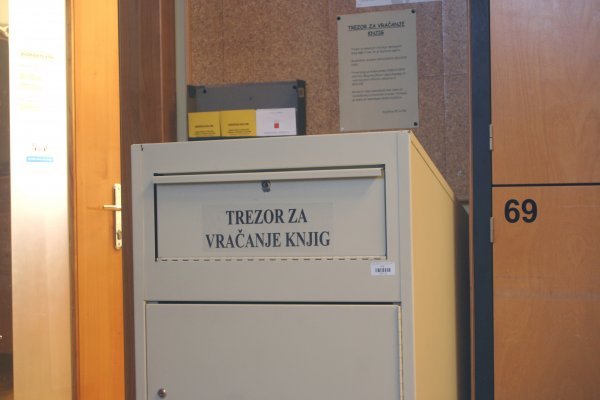 Trezor za vračanje knjig